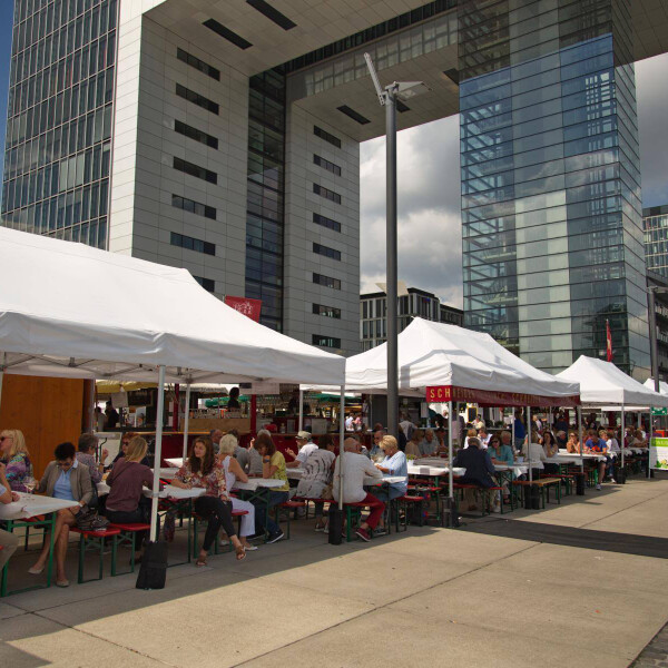 Gastronomie Pavillon: Mehr Platz, mehr Umsatz, mehr Kundenerlebnis - Gastronomie-Pavillon: Umsatz steigern &amp; Gäste begeistern